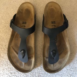 Birkenstock Gizeh Light Brown Size 40 Women’s 9 Men’s 7 Worn less than 5 times.